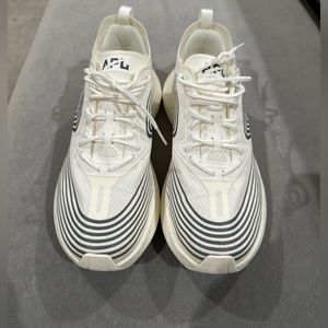 APL Streamline Sneakers Size 8 in Ivory/smoke